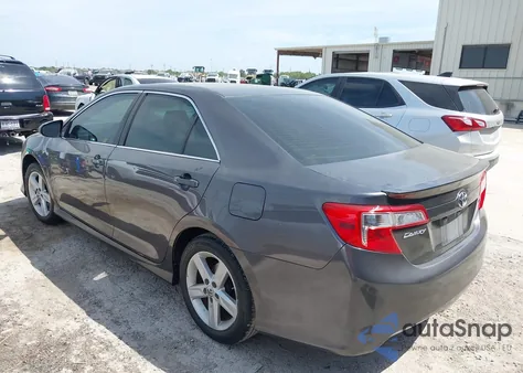 2014 Toyota Camry Se z USA, uszkodzony, nr VIN 4T1BF1FK6EU416670